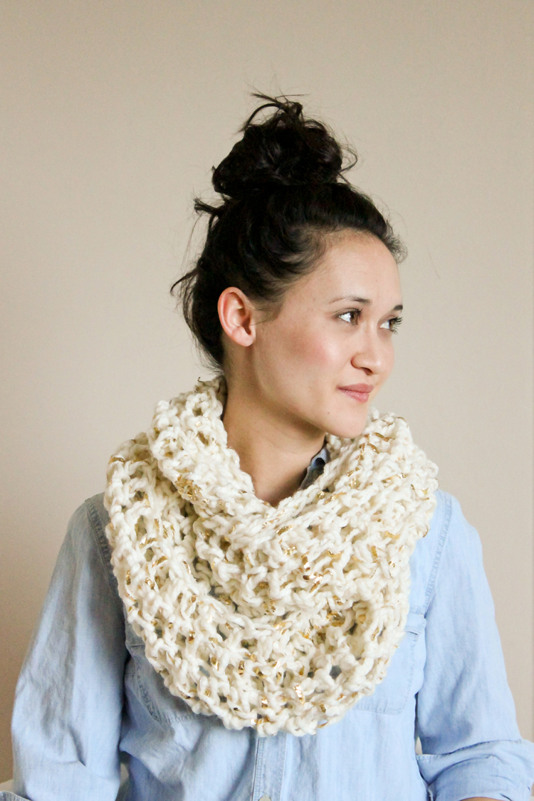 Chunky Crochet Infinity Scarf FREE PATTERN