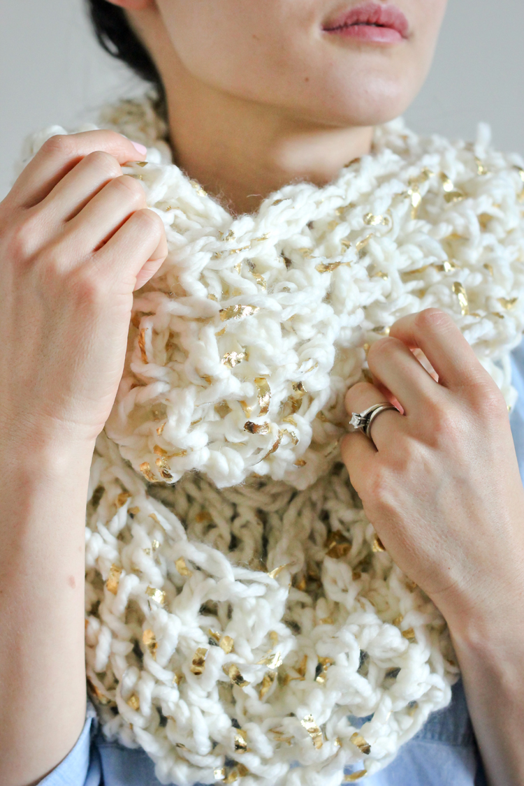 Chunky Crochet Infinity Scarf FREE PATTERN