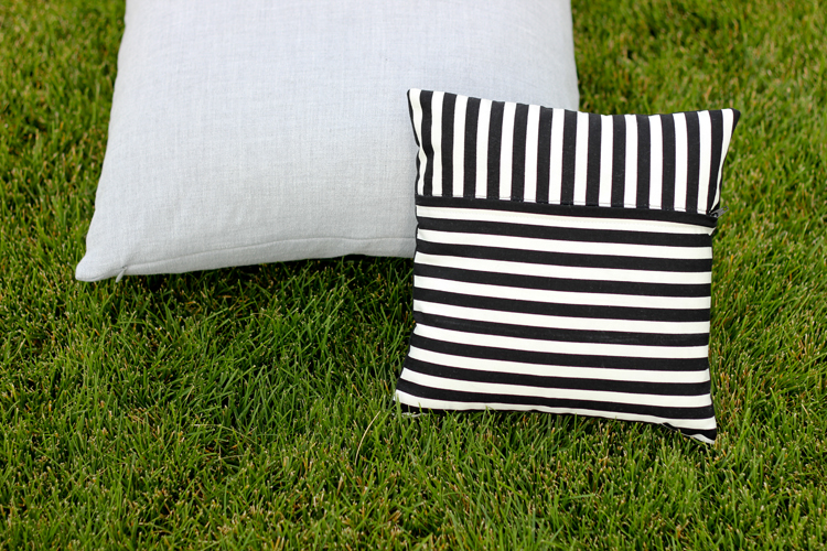 Zippered Pillow TUTORIAL Two Ways - Delia Creates