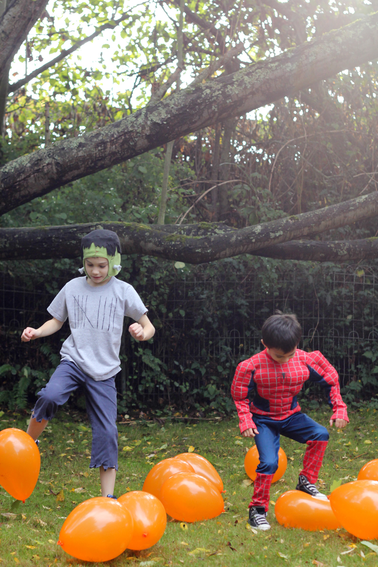 Pumpkin Smash - Halloween Balloon Party Game for Kids