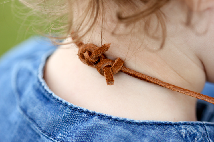 DIY Toddler Safe Necklaces. They are fun to make and have a unique safety clasp in the back! || Delia Creates