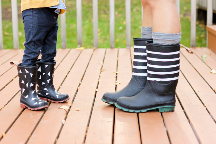 Spray painted rain boots // Delia Creates