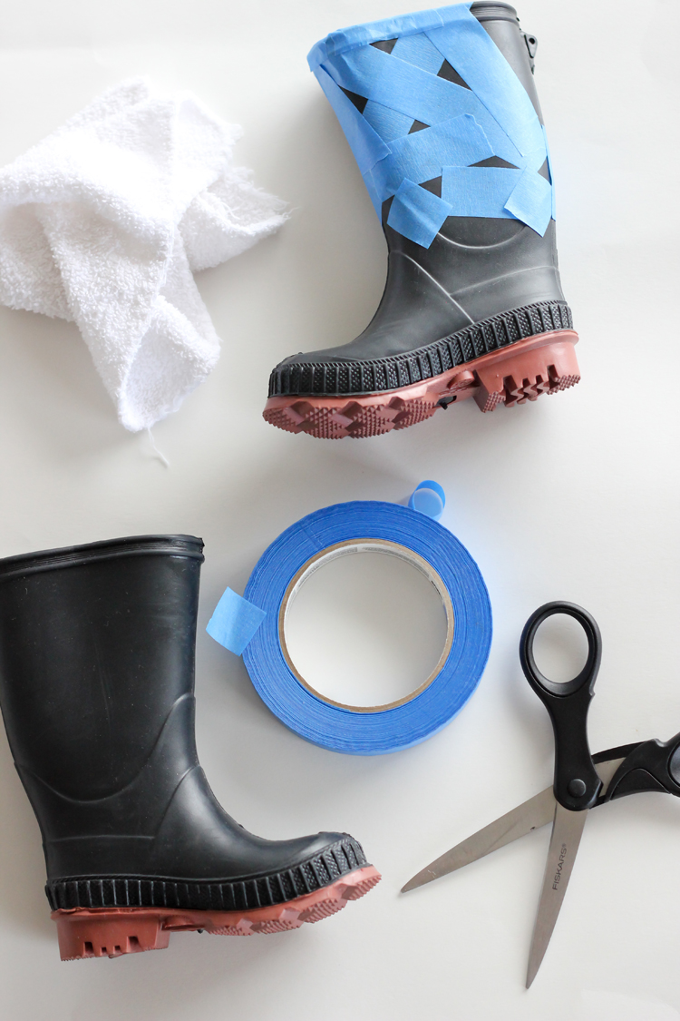 Spray painted rain boots // Delia Creates