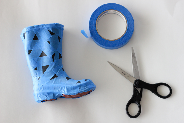 Spray painted rain boots // Delia Creates