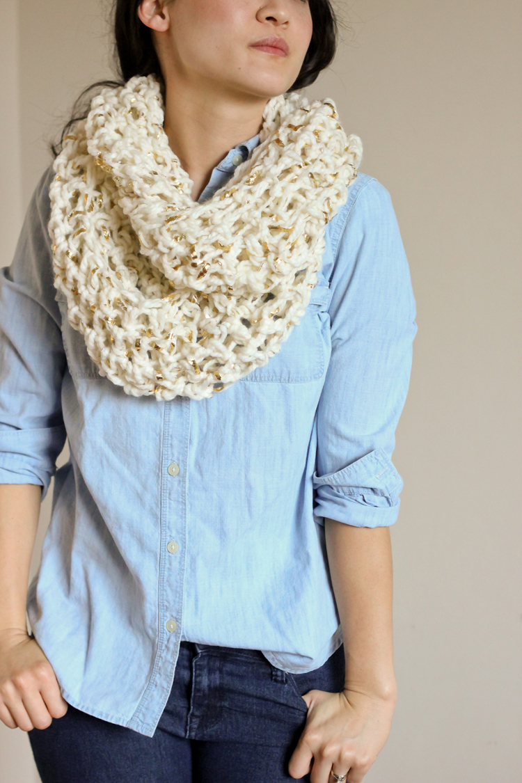 Chunky Crochet Infinity Scarf FREE PATTERN crochet-infinity-scarf-free-pattern-easy-crochet-infinity-scarf-pattern-for-beginners