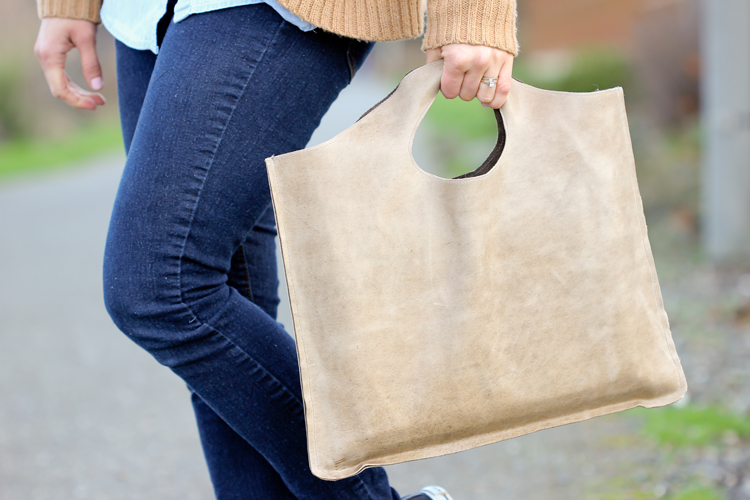 Easy leather or vinyl clutch bag free pattern - Sew Modern Bags