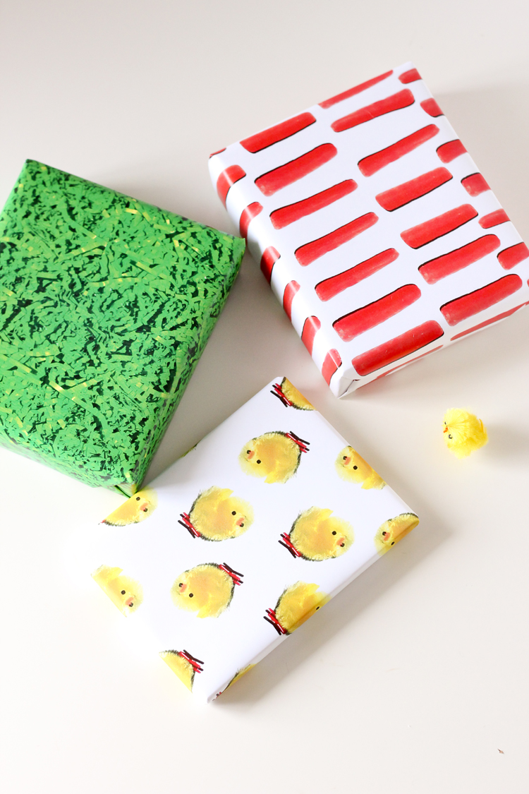 Easter wrapping paper - FREE Printables! // Delia Creates