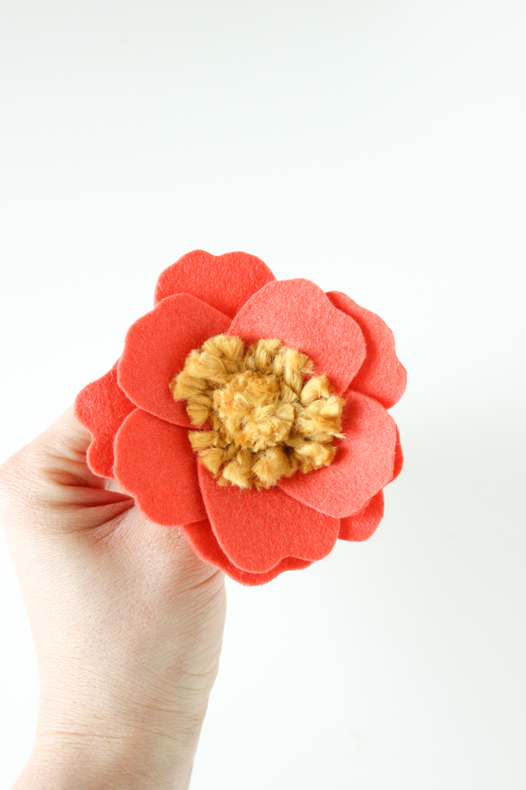 Felt + Yarn Anemone Flower Tutorial // Delia Creates
