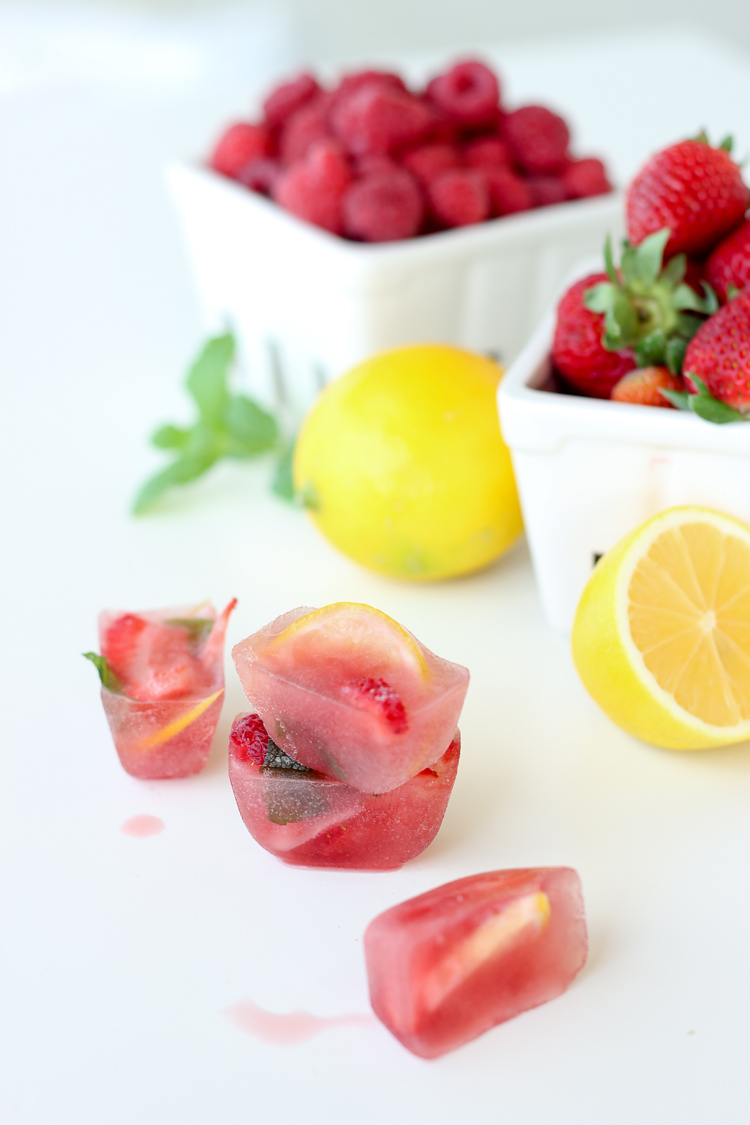 berry filled juice ice cubes...adds flavor to any drink while it melts // Delia Creates
