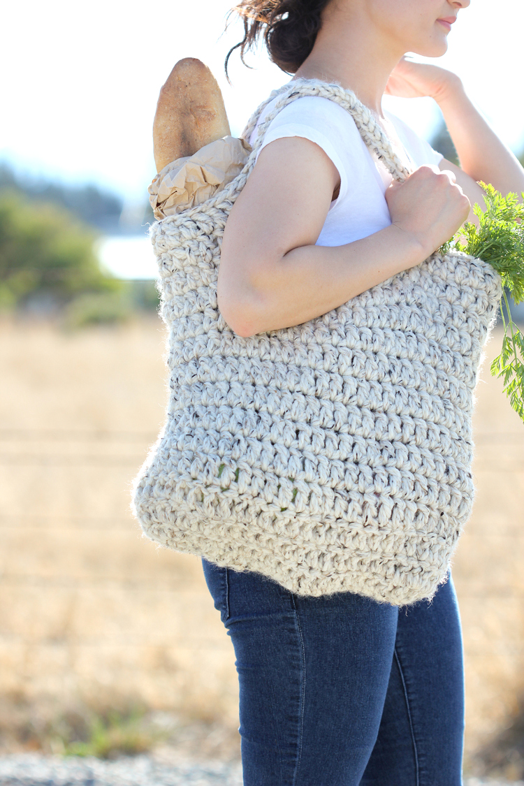 FREE crochet pattern : sturdy market tote // Delia Creates