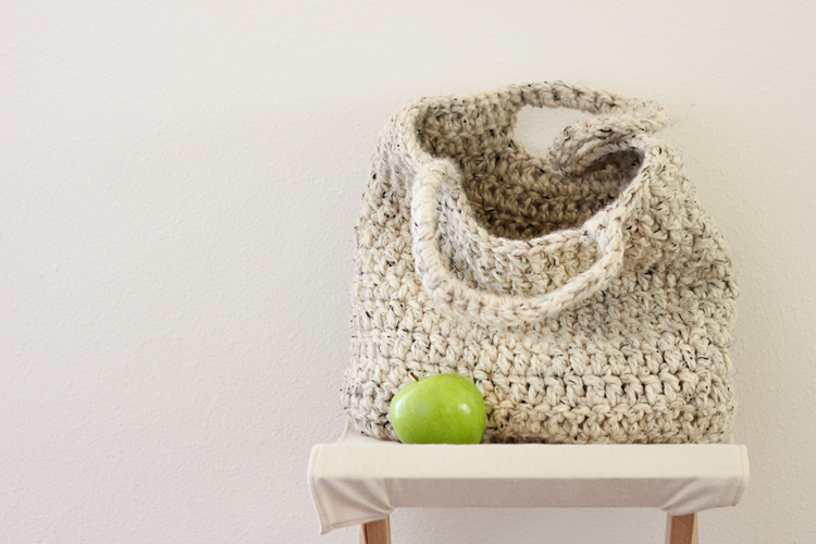 FREE crochet pattern : sturdy market tote // Delia Creates