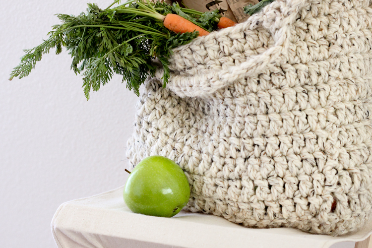 FREE crochet pattern : sturdy market tote // Delia Creates