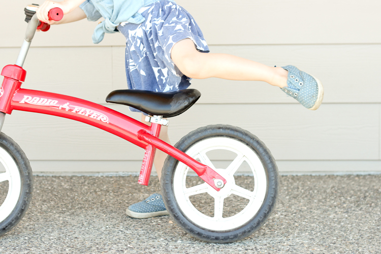 Super easy way to repair a bike seat // Delia Creates
