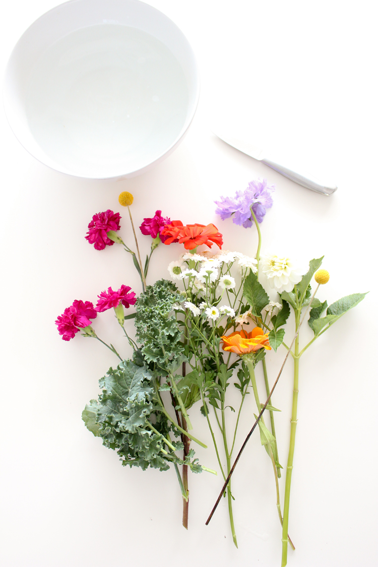 FOUR steps to easy floral arrangements - for beginners! // Delia Creates