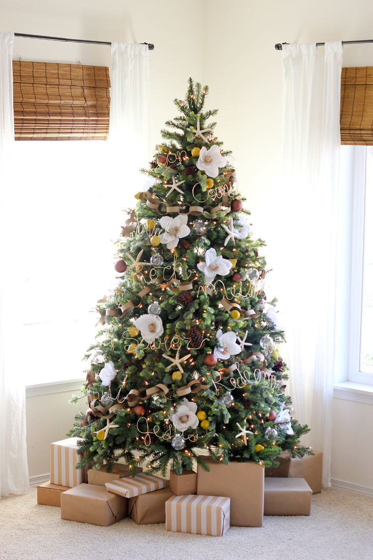 Names of Christ Wire Christmas Tree Ornaments // Delia Creates