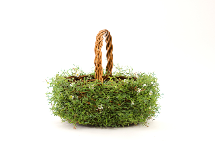 DIY Greenery Easter Basket // www.deliacreates.com
