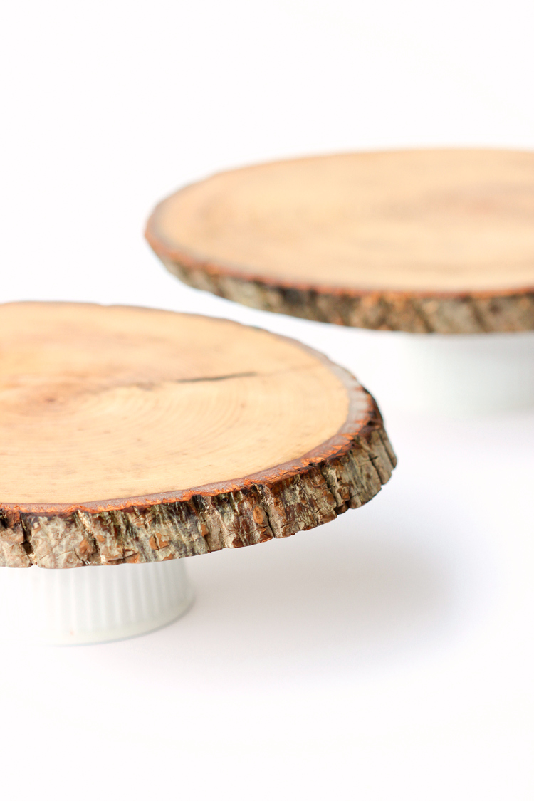 Wood Slice Cake Plate DIY (food safe!) // www.deliacreates.com