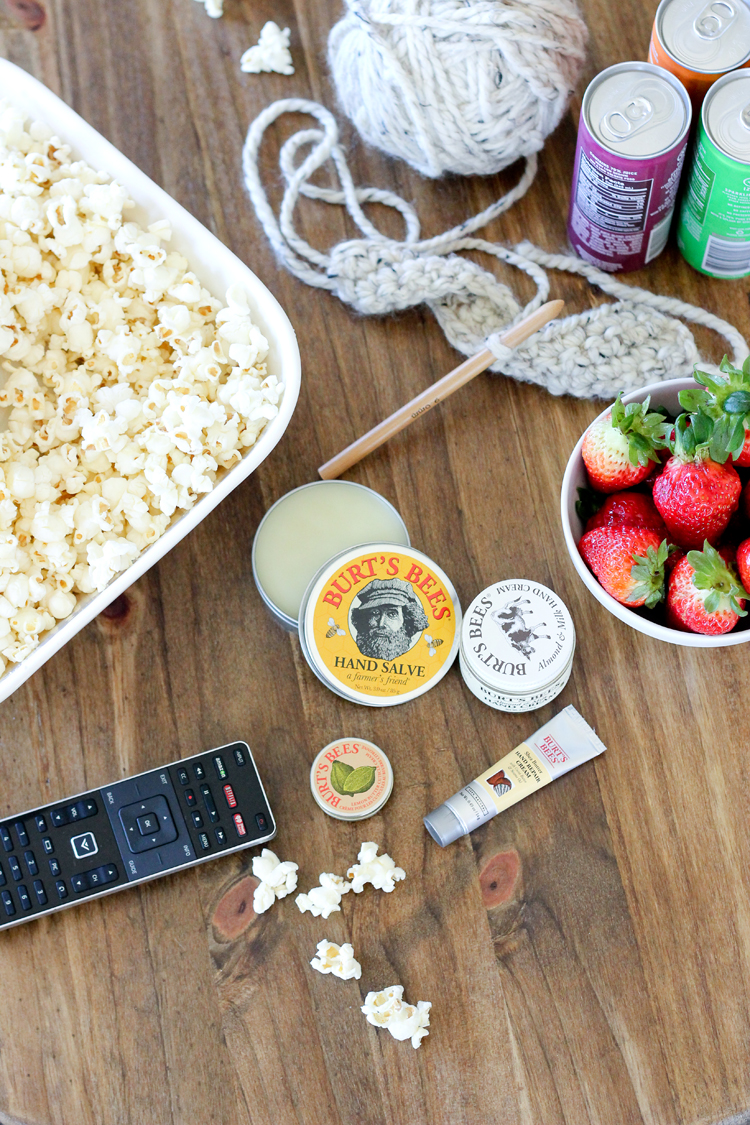 Gather Friends for a Stitch 'n' Flix Party + 15 Easy Crochet Projects // www.deliacreates.com