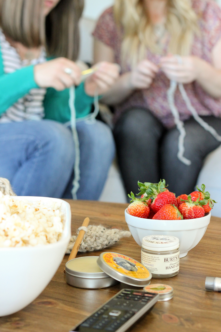 Gather Friends for a Stitch 'n' Flix Party + 15 Easy Crochet Projects // www.deliacreates.com