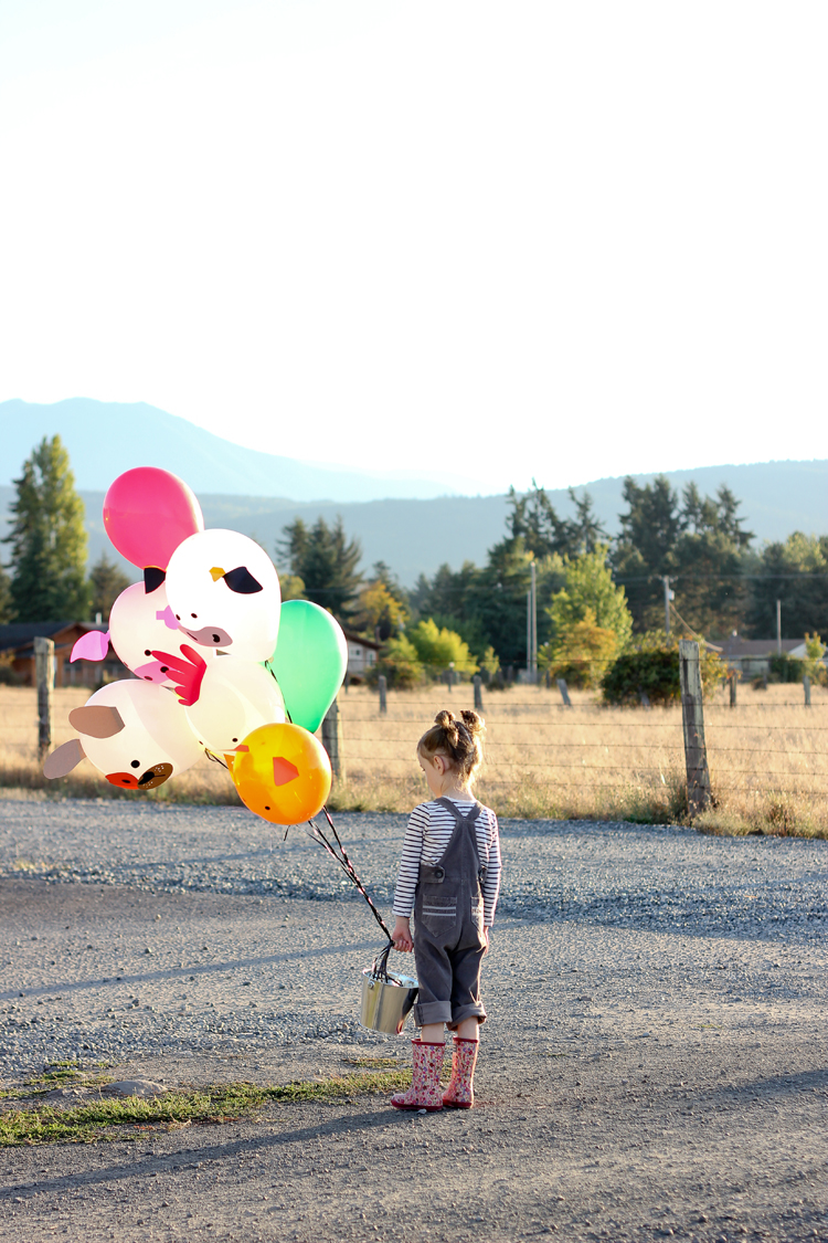Paper Balloon Farm Animals - Free Cut Files! // www.deliacreates.com