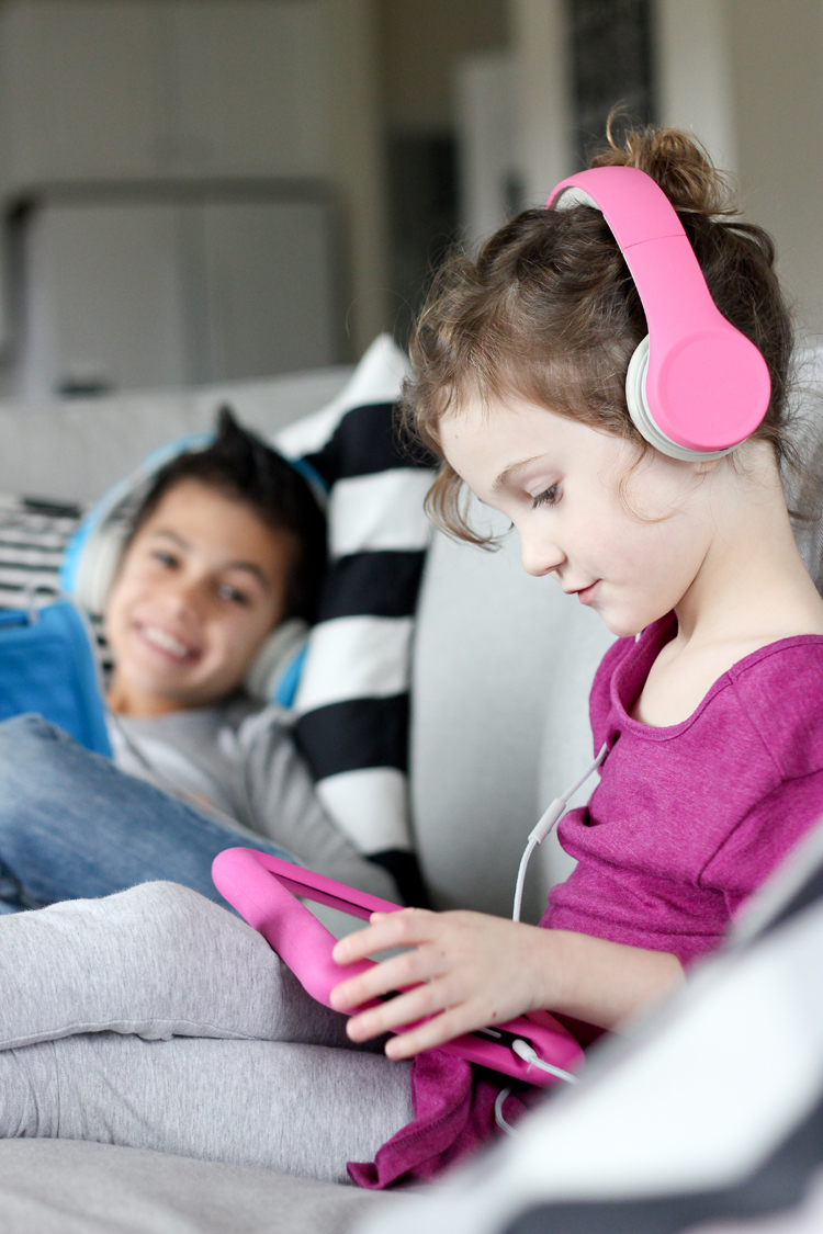 Four Things to know about buying a Kindle or tablet for kids! // www.deliacreates.com