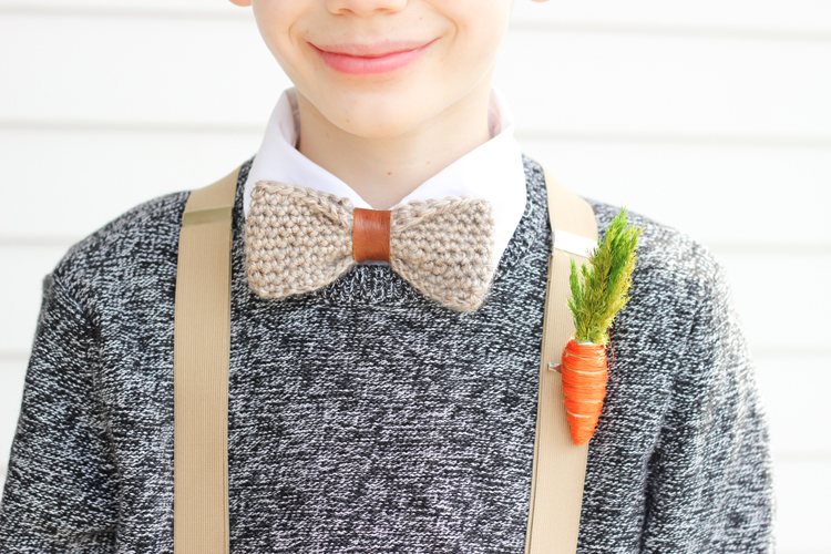 Crochet Basics - How to Single Crochet + Crochet Bow Tutorial // www.deliacreates.com