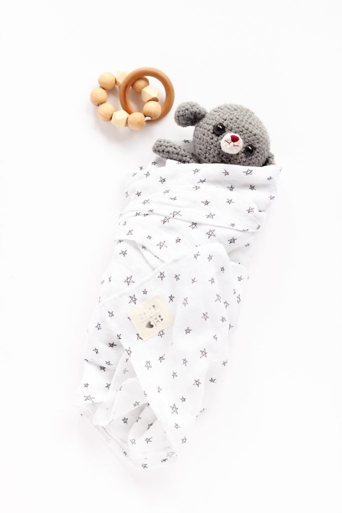 Gauze Swaddle Baby Blanket + DIY Tag TUTORIAL