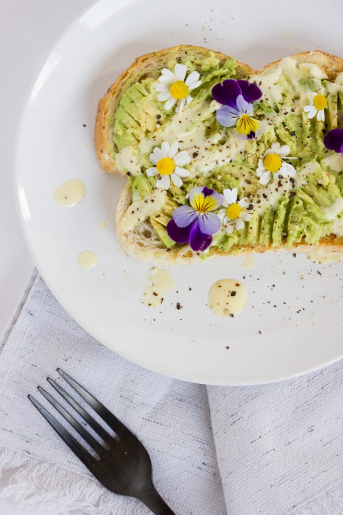Creamy Vegan Garlic Dressing