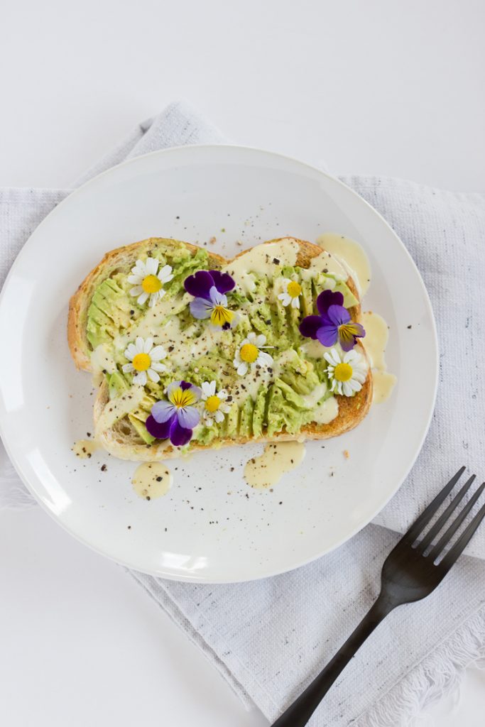 Creamy Vegan Garlic Dressing