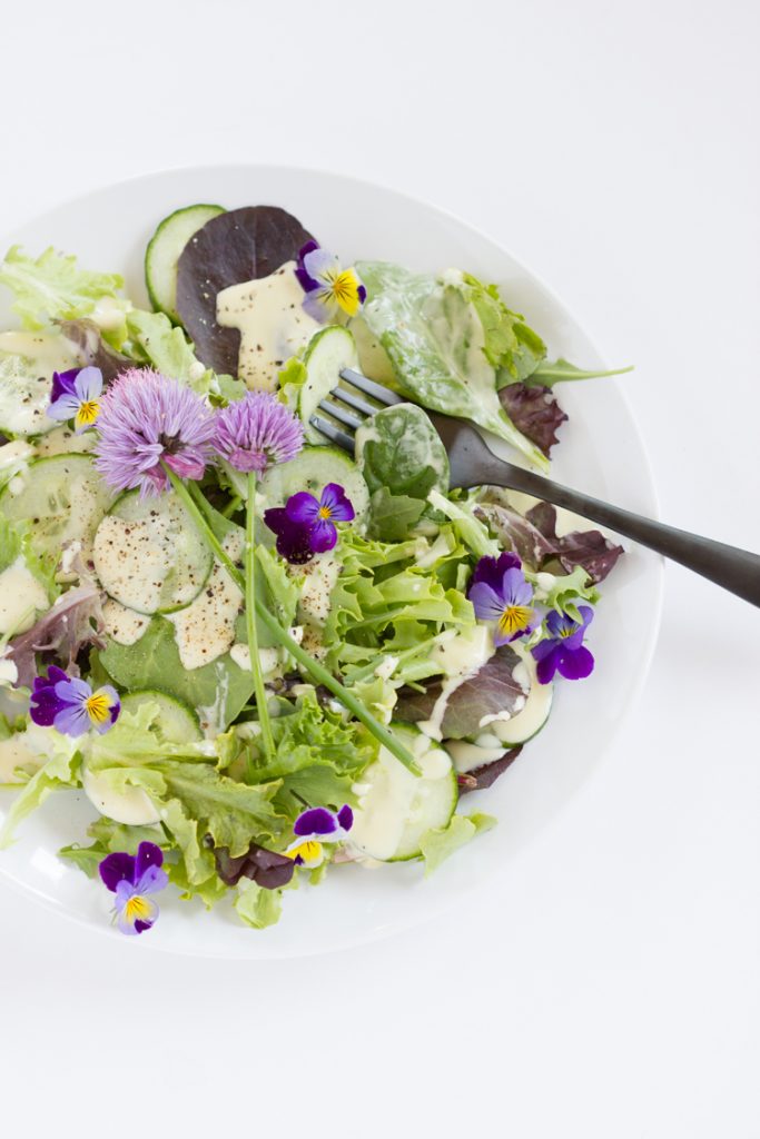 Creamy Vegan Garlic Dressing