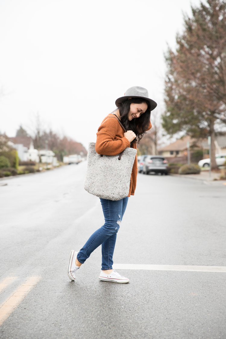 Leather Strap Crocheted Tote – FREE PATTERN