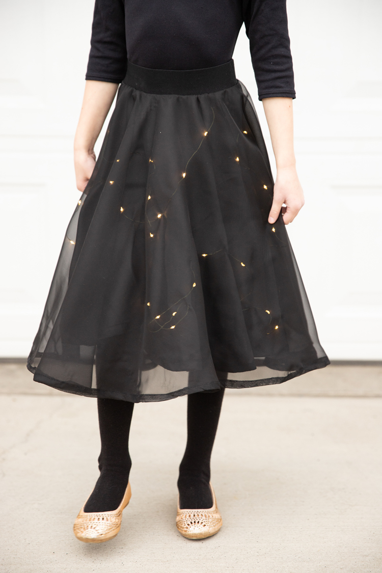 Starry Night Sky Halloween Costume (+ Lighted Skirt Tutorial) // www.deliacreates.com // An easy way to make a skirt light up with LED lights!