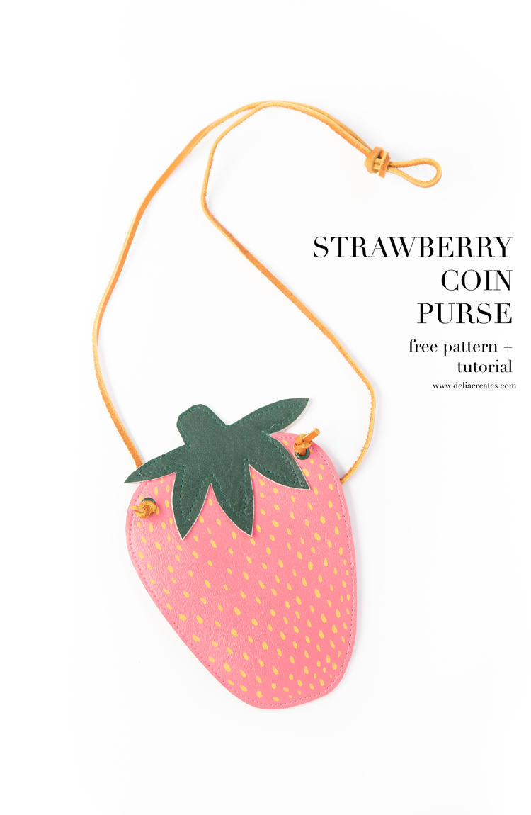 Strawberry Coin Purse - free pattern and tutorial // www.deliacreates.com