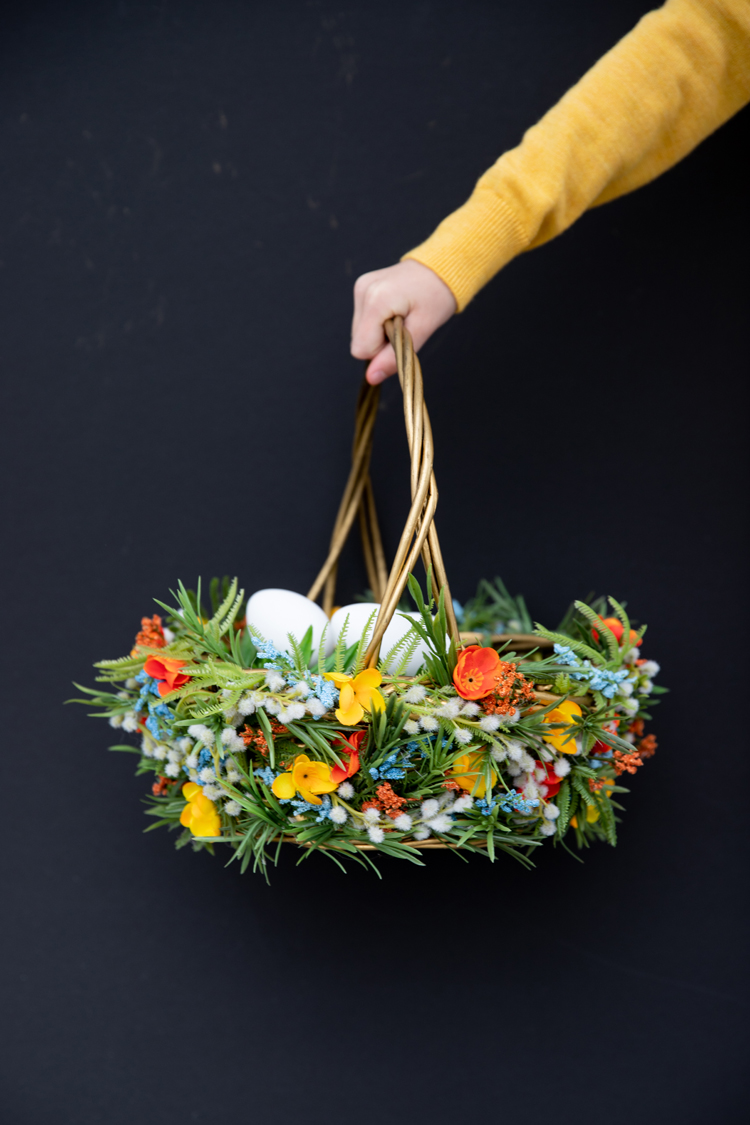 Floral Easter Basket // www.deliacreates.com 