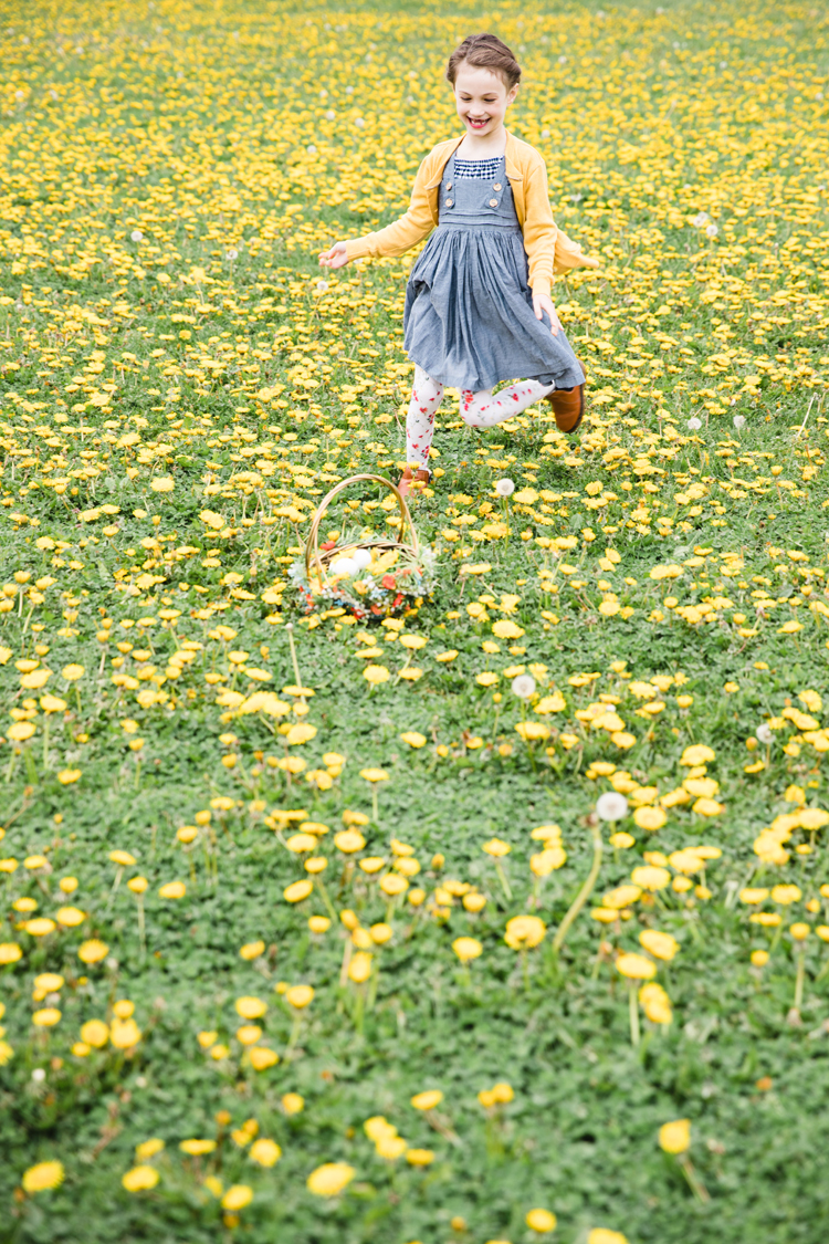 Floral Easter Basket in a dandelion field // www.deliacreates.com 