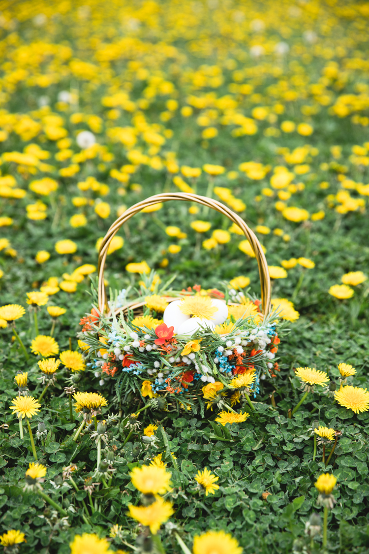 Floral Easter Basket // www.deliacreates.com