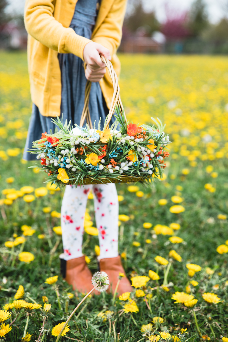 Floral Easter Basket // www.deliacreates.com