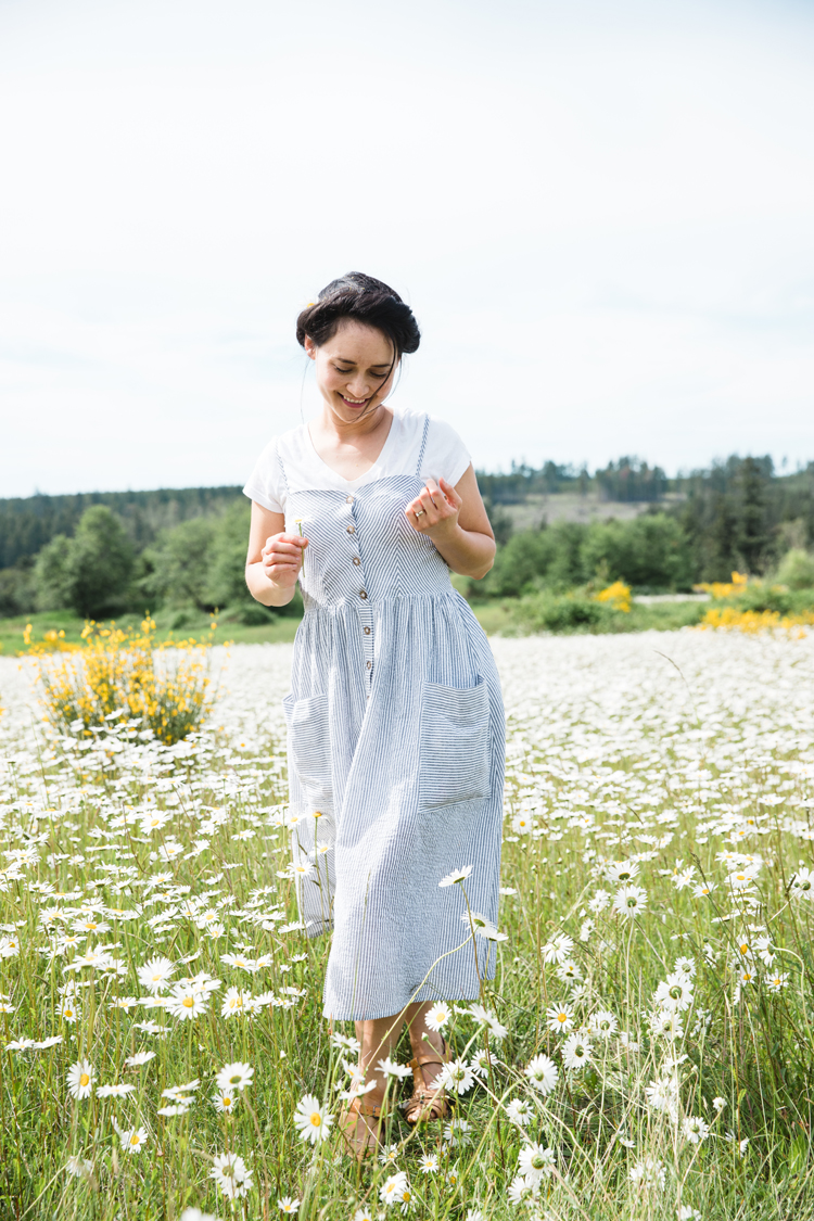 Mommy and Me Dresses in Daisy Fields // www.deliacreates.com // Jessica Dress + Geranium Dress sewing pattern reviews