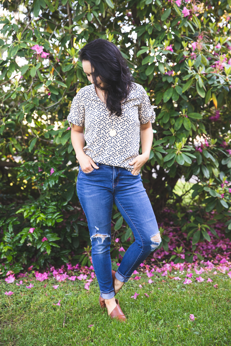 Lucerne Blouse Review // www.deliacreates.com