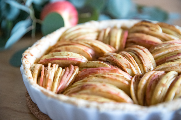 Allergy Friendly Thanksgiving Dinner // Sugar Free Apple Tart // www.deliacreates.com