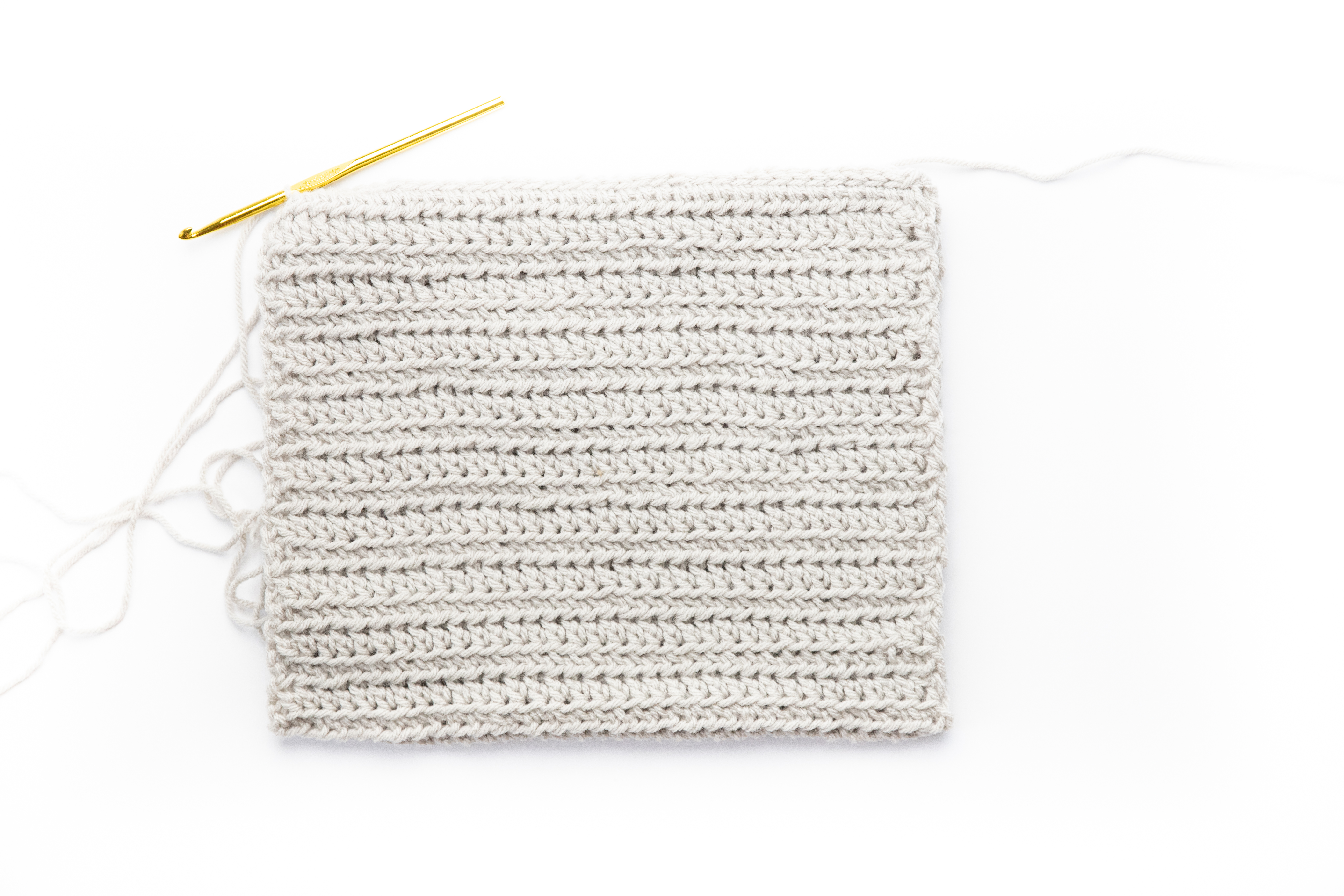 Crochet Basics: How to Half Double Crochet + Make a Hat! ...EASY tutorial// www.deliacreates.com