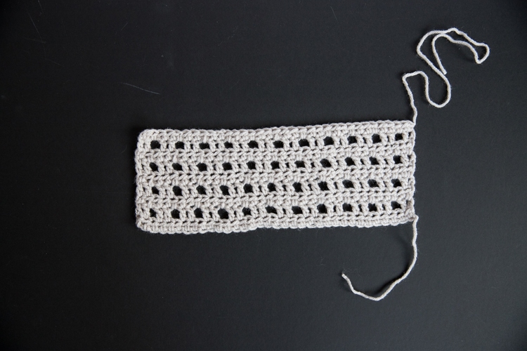 Crochet Mesh Bag - free pattern! // www.deliacreates.com