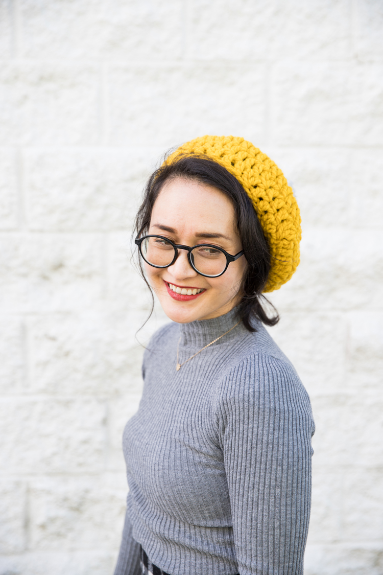 Crochet Basics: Free Beret Pattern! // video tutorial on how to crochet in the round - great for beginners! // www.deliacreates.com