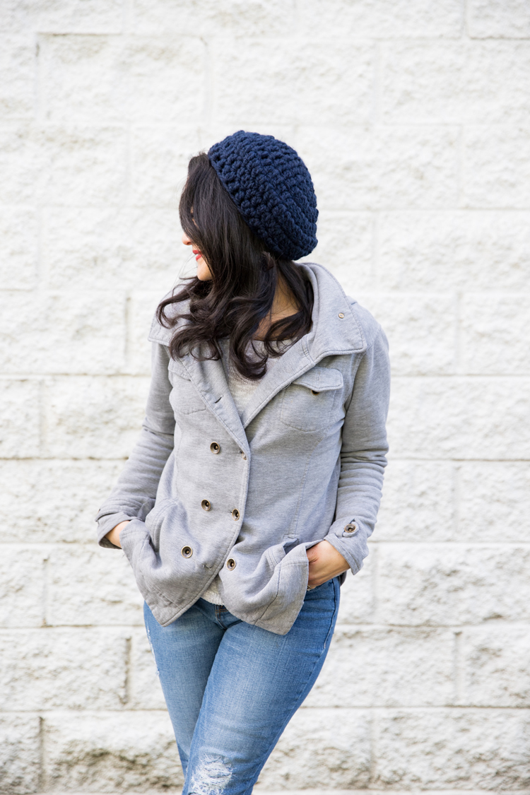 Crochet Basics: Free Beret Pattern! // video tutorial on how to crochet in the round - great for beginners! // www.deliacreates.com