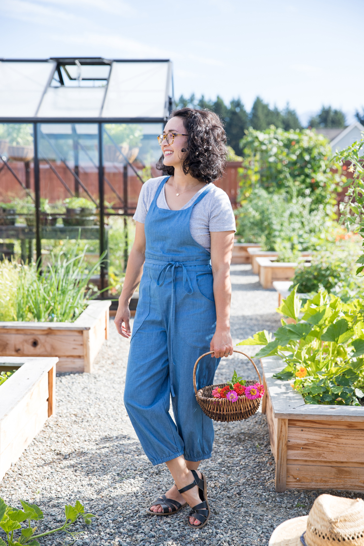 Tapered Denim Burnside Bibs // www.deliacreates.com