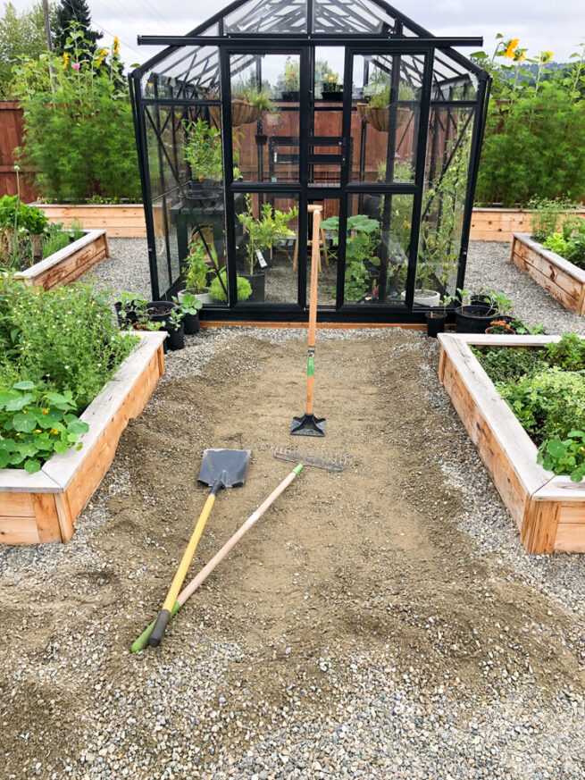 Creating a Wood Round Path