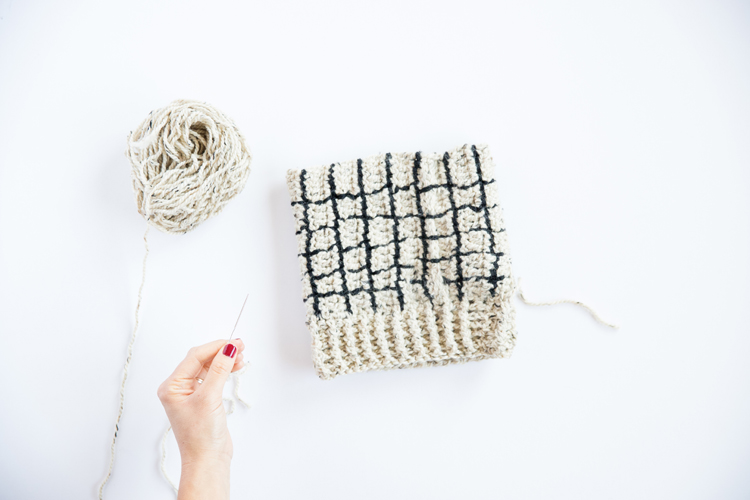 Window Pane Crochet Beanie - free pattern & video tutorial // www.deliacreates.com