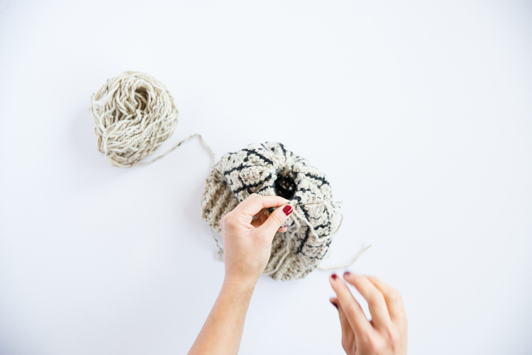 Window Pane Crochet Beanie - free pattern & video tutorial // www.deliacreates.com