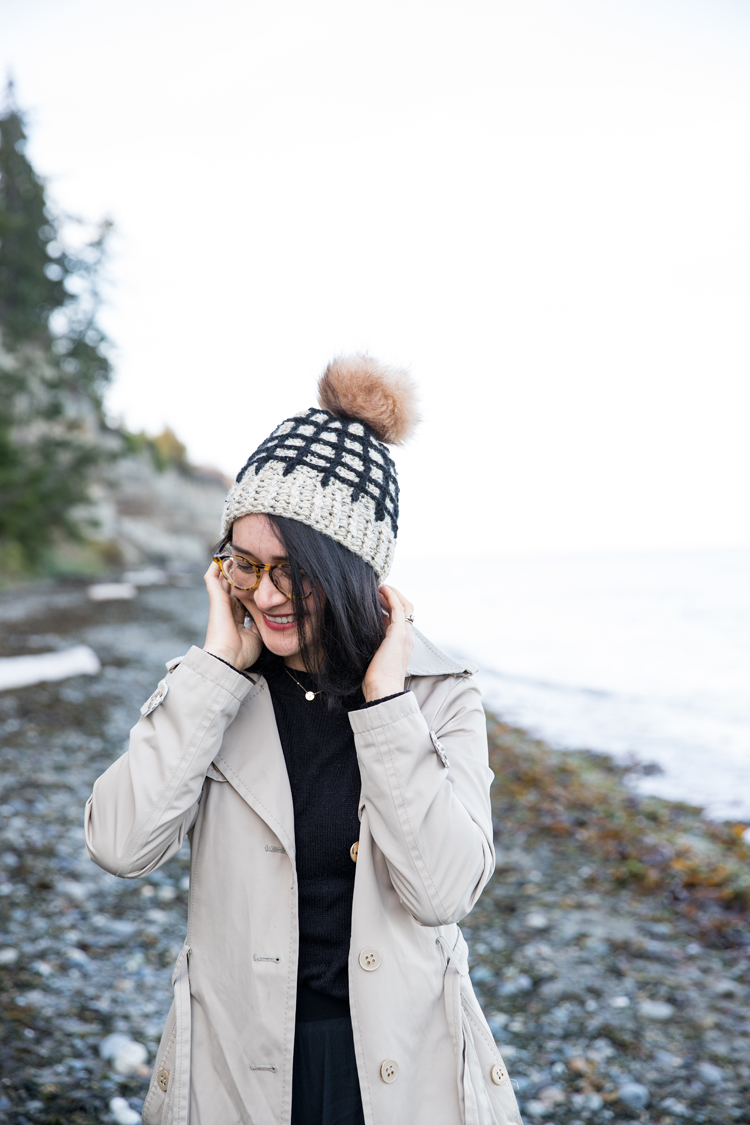 Window Pane Crochet Beanie - free pattern & video tutorial // www.deliacreates.com