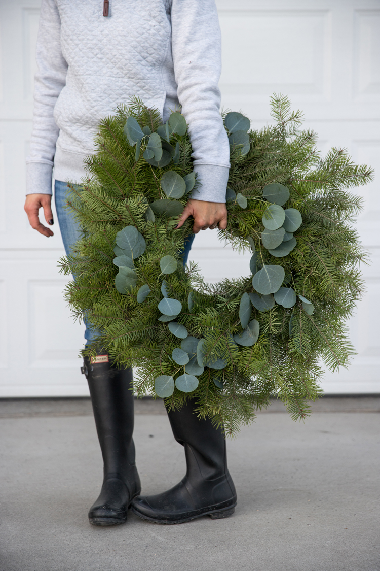 Easy Evergreen Wreath Video Tutorial // www.deliacreates.com